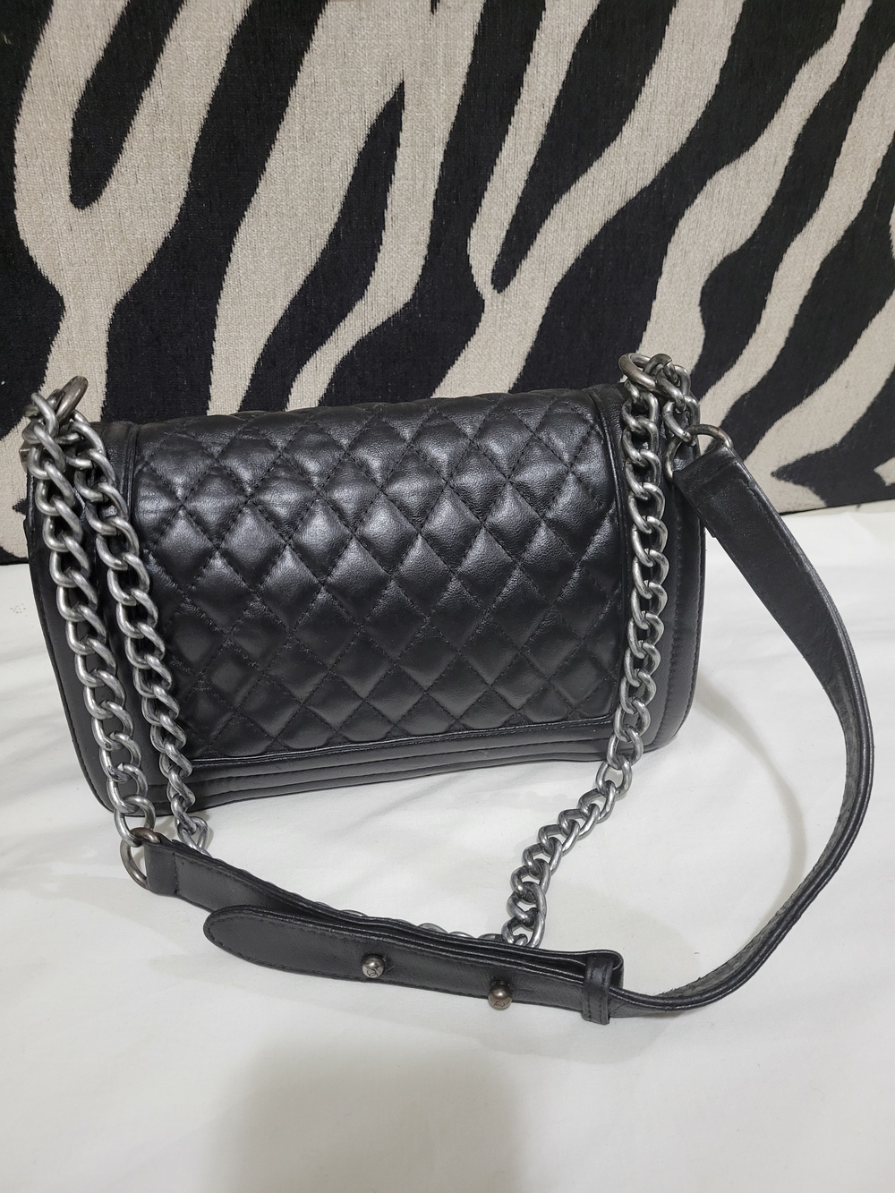 CHANEL Boy Black Quilted Leather Shoulder Bag with Silver Chain and CC Lock - Picture 2 of 8